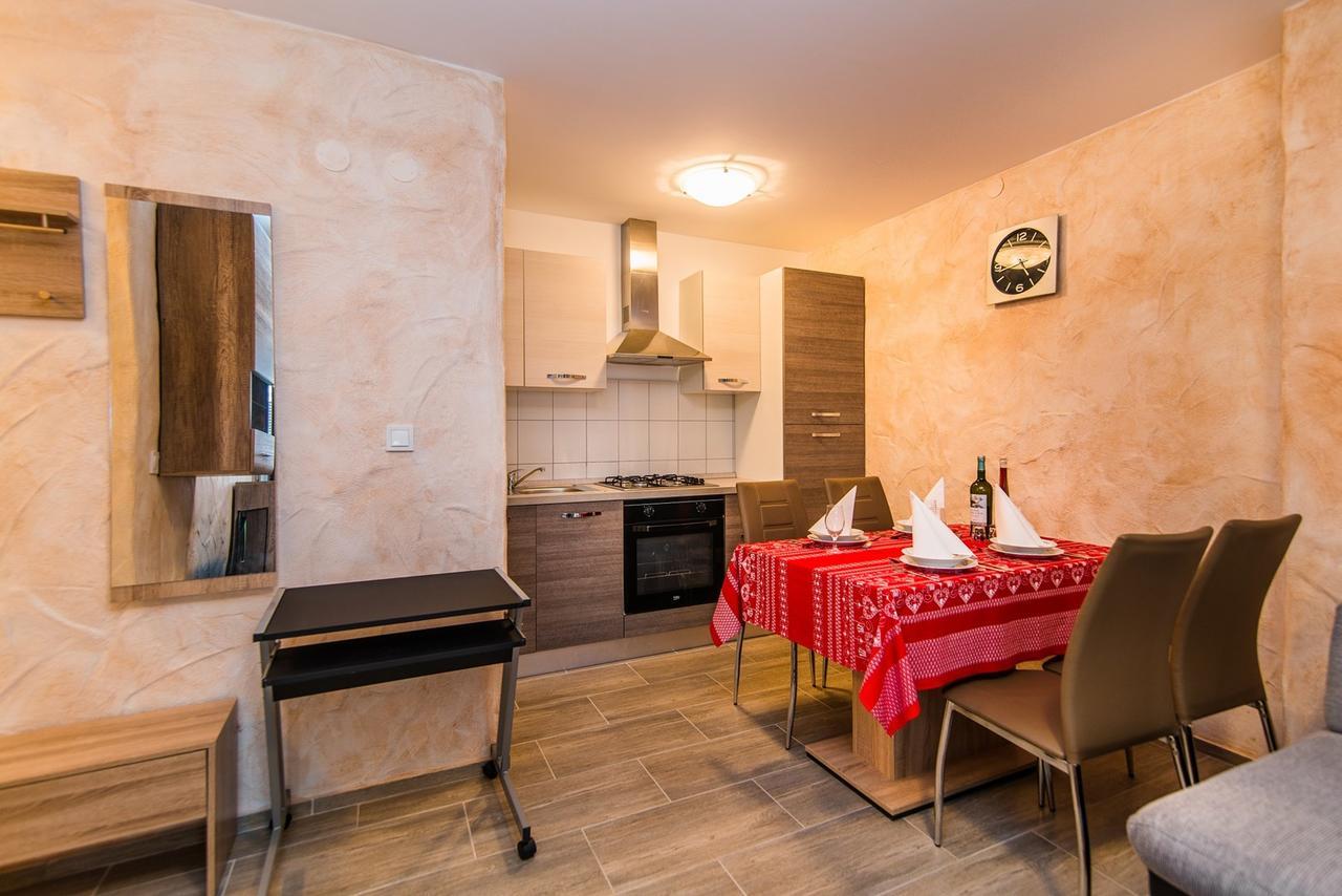 Apartment Stela Poreč Exteriör bild