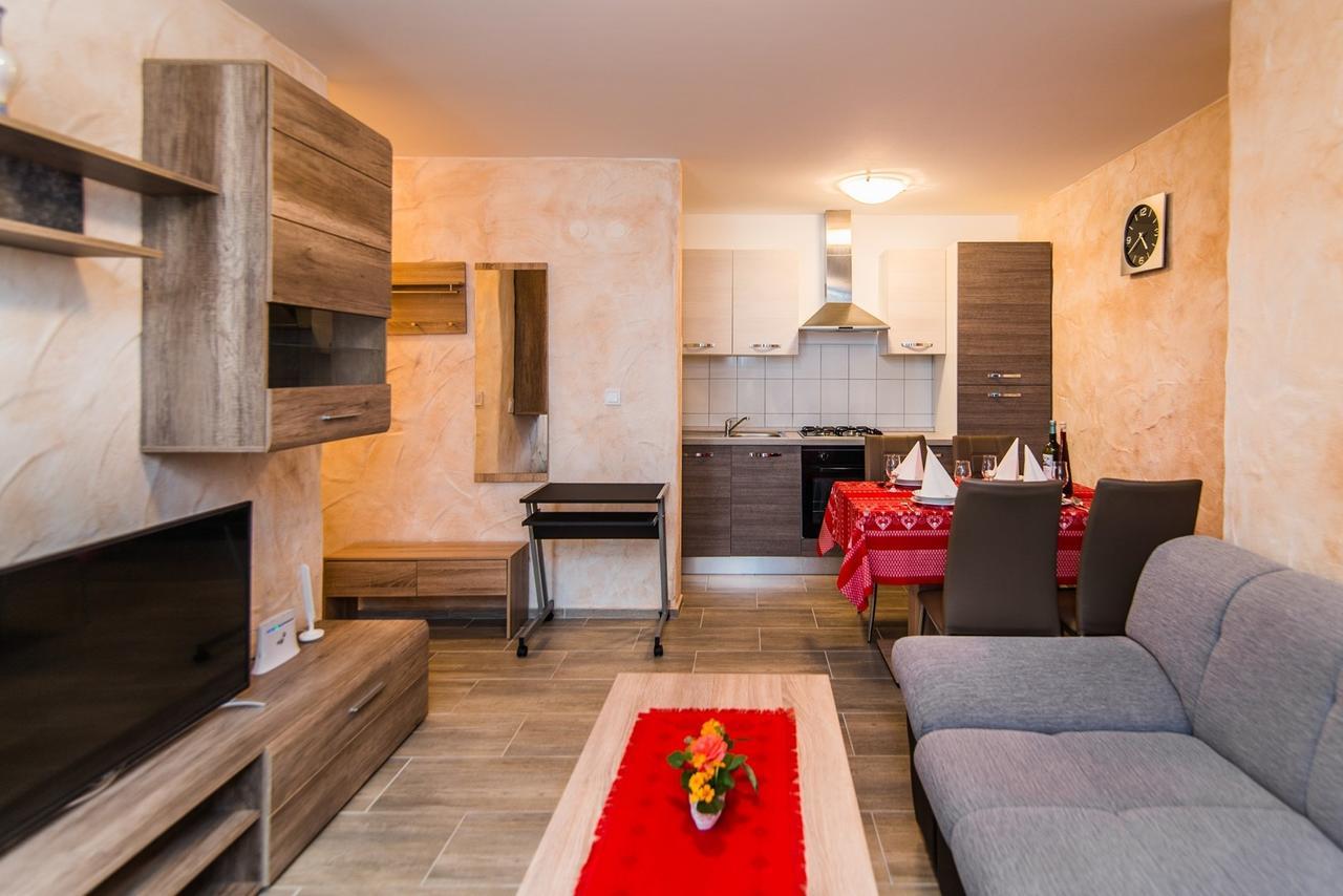 Apartment Stela Poreč Exteriör bild