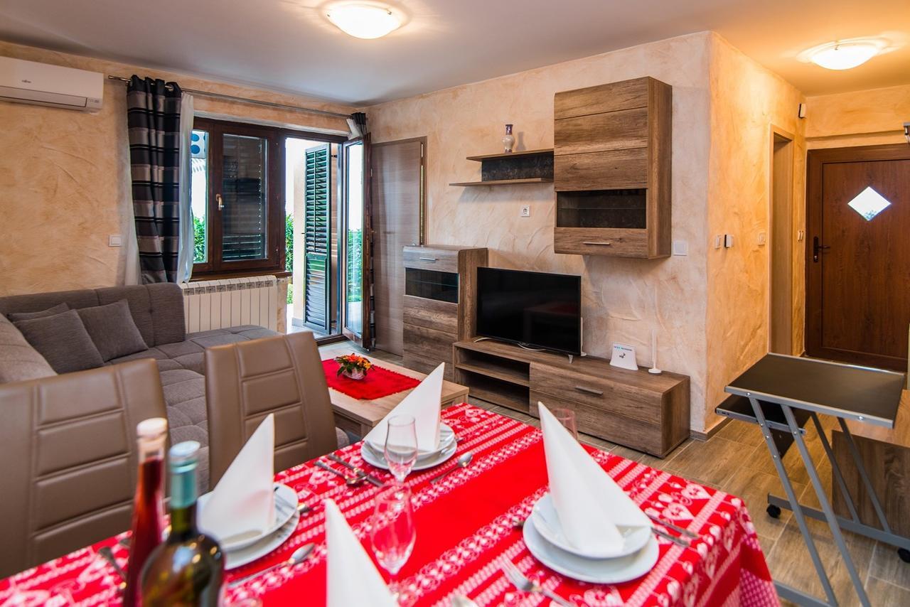 Apartment Stela Poreč Exteriör bild